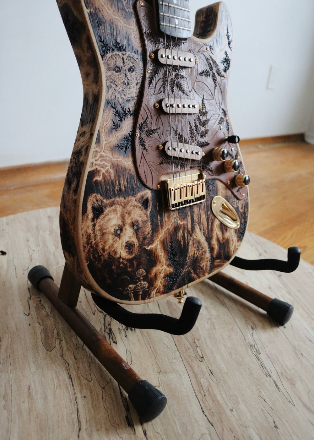 Handcrafted Spalted Maple Guitar – Limited Edition for True Musicians